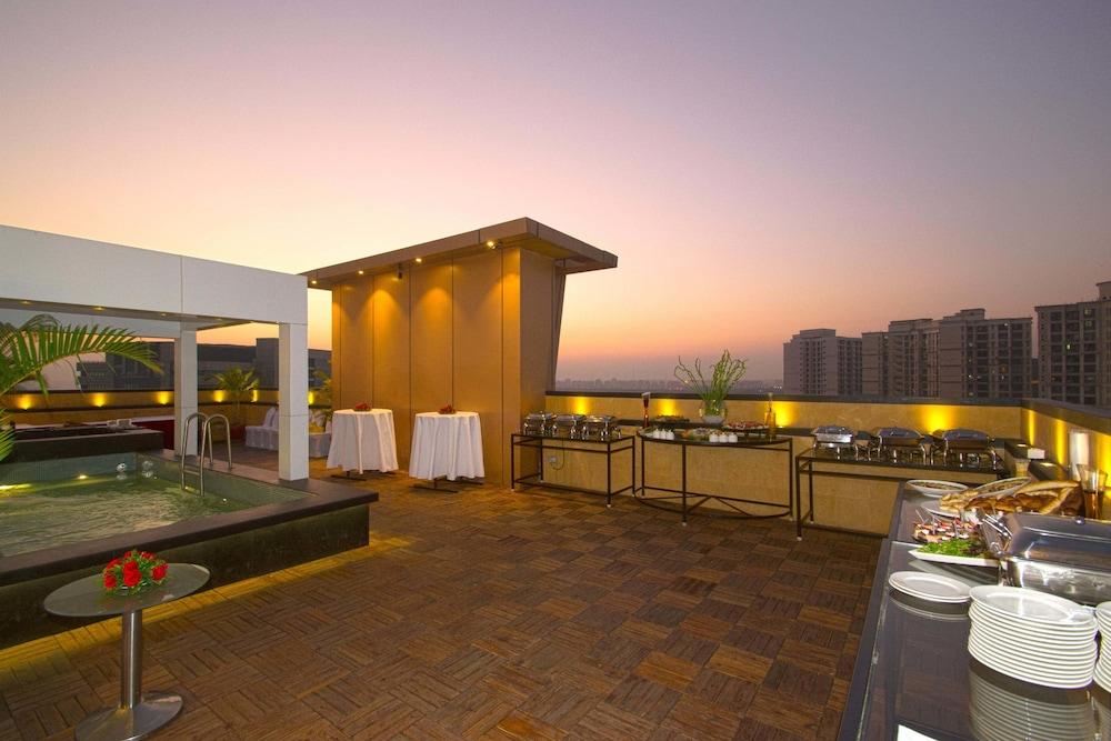 Lemon Tree Premier, Malad, Mumbai Hotel Екстериор снимка