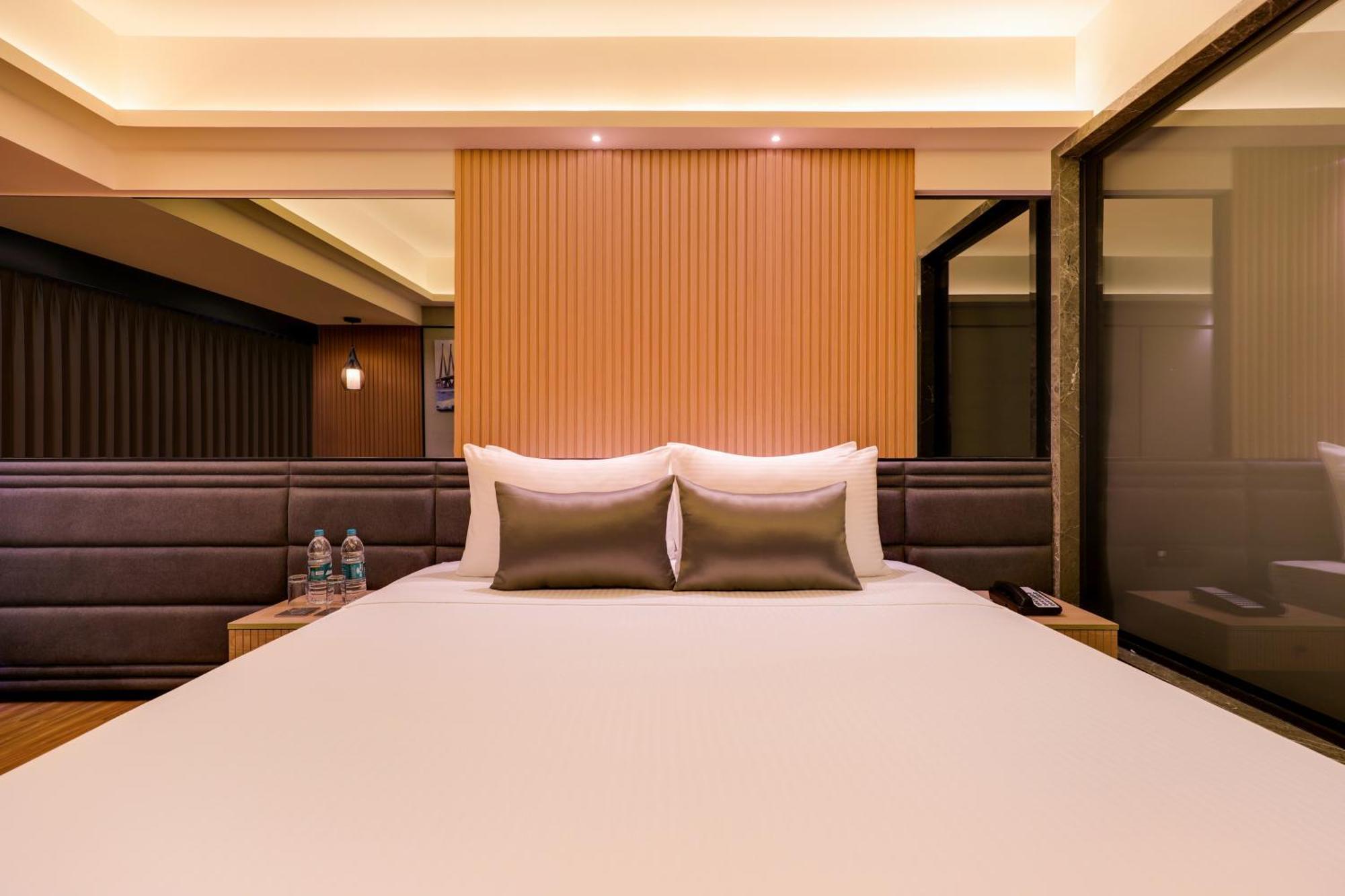 Lemon Tree Premier, Malad, Mumbai Hotel Екстериор снимка