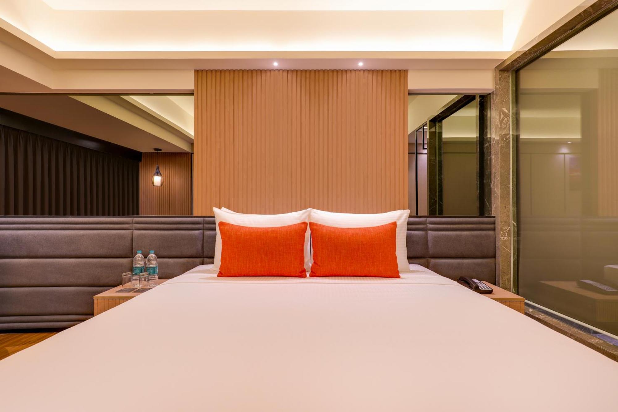 Lemon Tree Premier, Malad, Mumbai Hotel Екстериор снимка